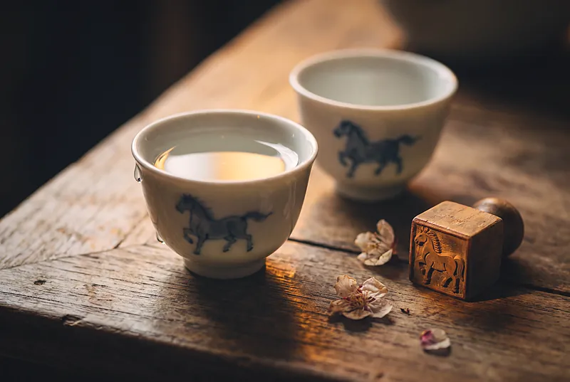 Horses in poems, wine in cups